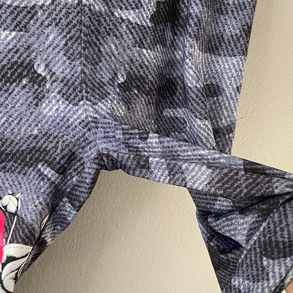 Women's Camouflage Skull Print Leggings - Picture 5 of 12